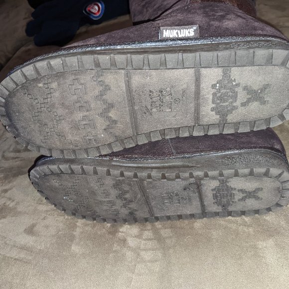 Muk Luks Red / Brown Double Strap Sweater Pattern Cable Knit Boots - Picture 4 of 5